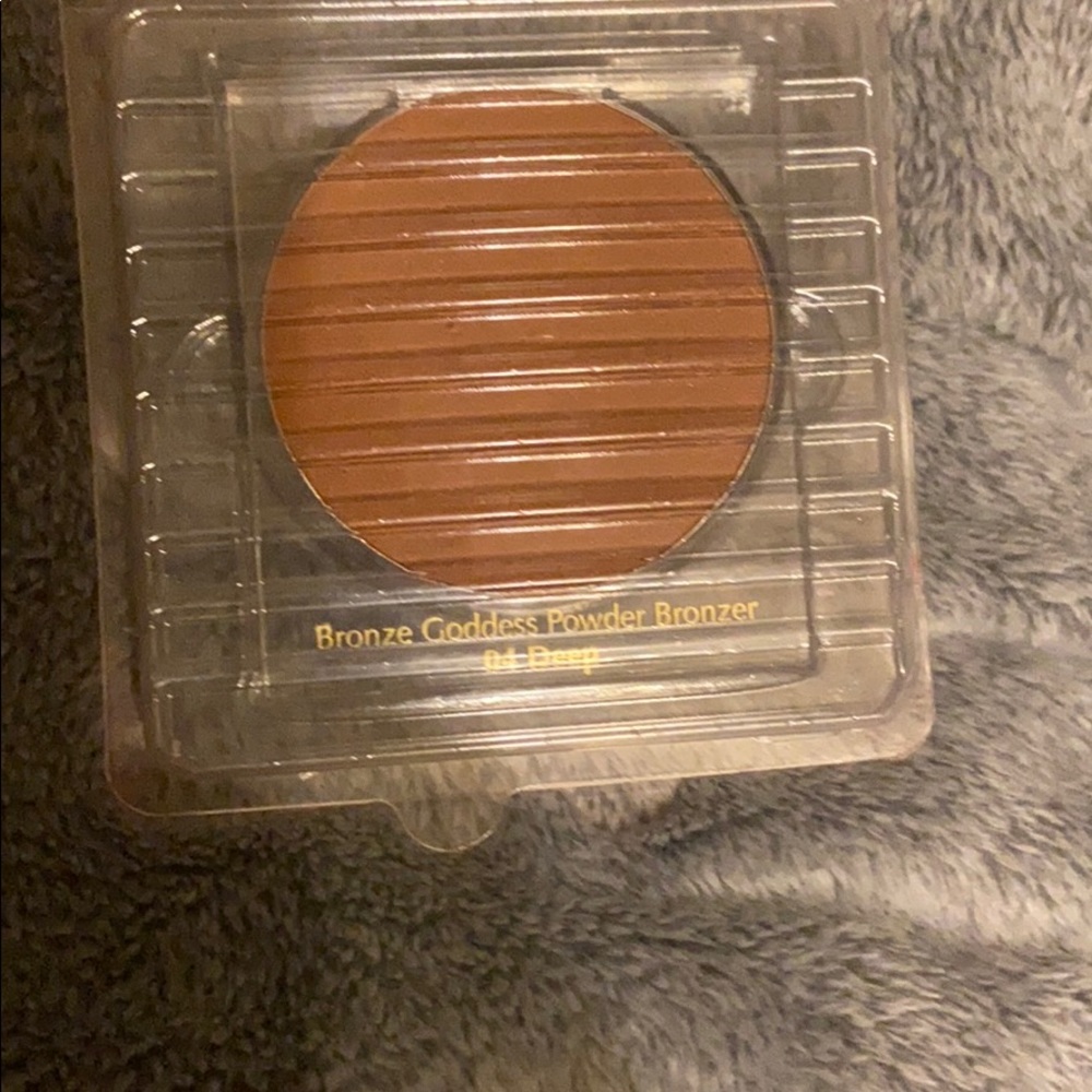 Estee Lauder bronze goddess powder bronzer
